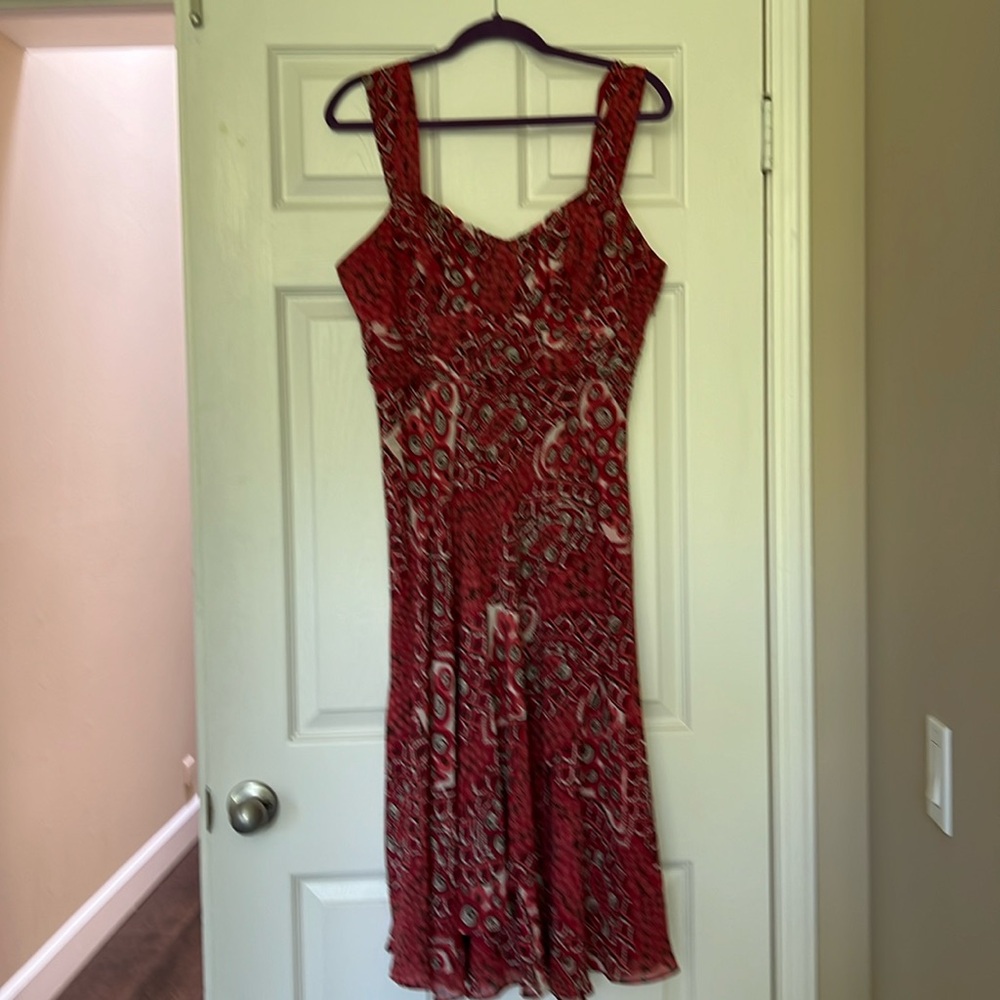 Bandolino sleeveless flowy dress